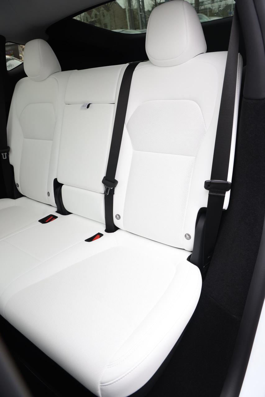 
								Tesla Model Y 2025 Long Range full									