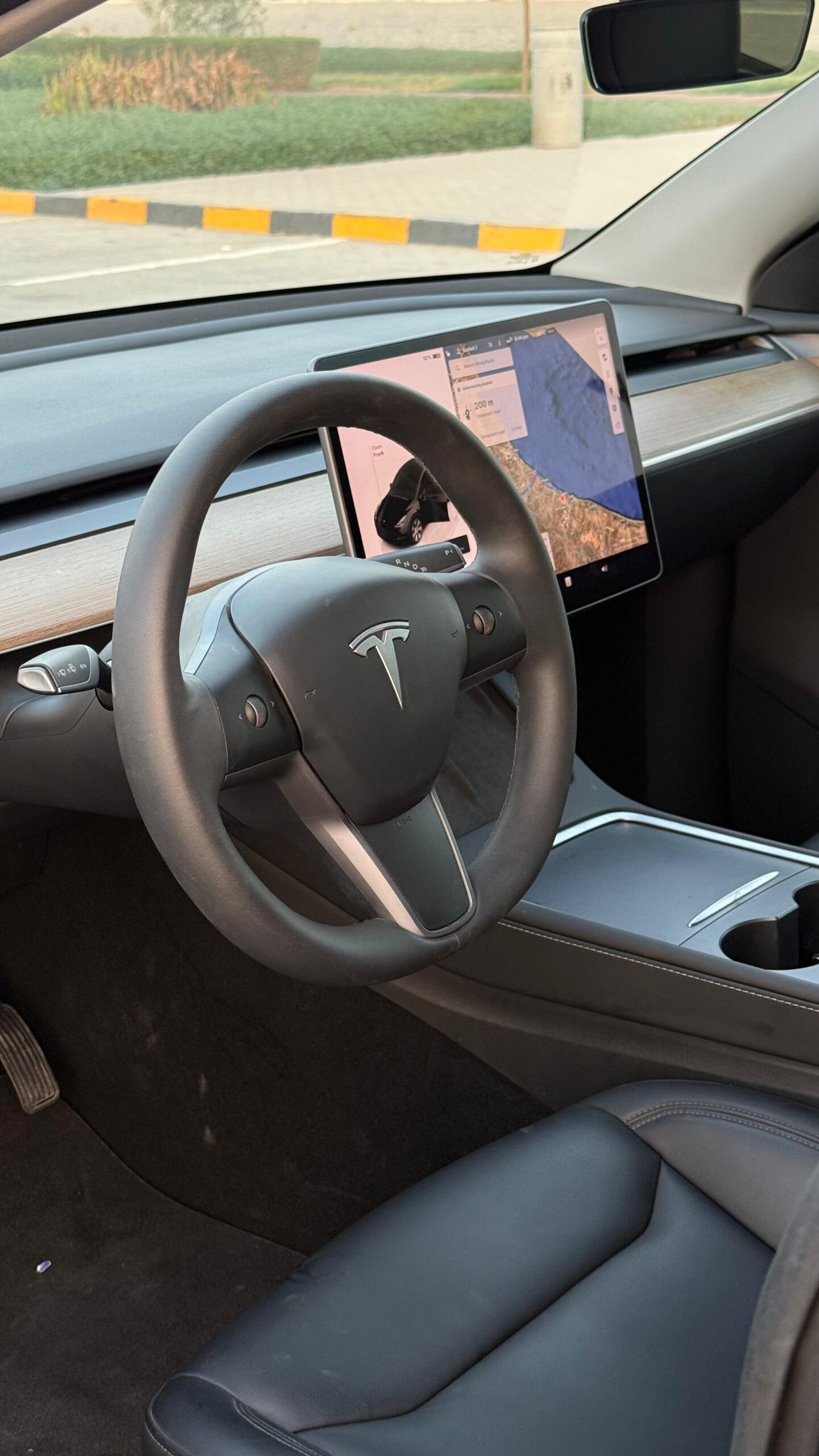 
								Tesla Model Y 2024 Long Range full									