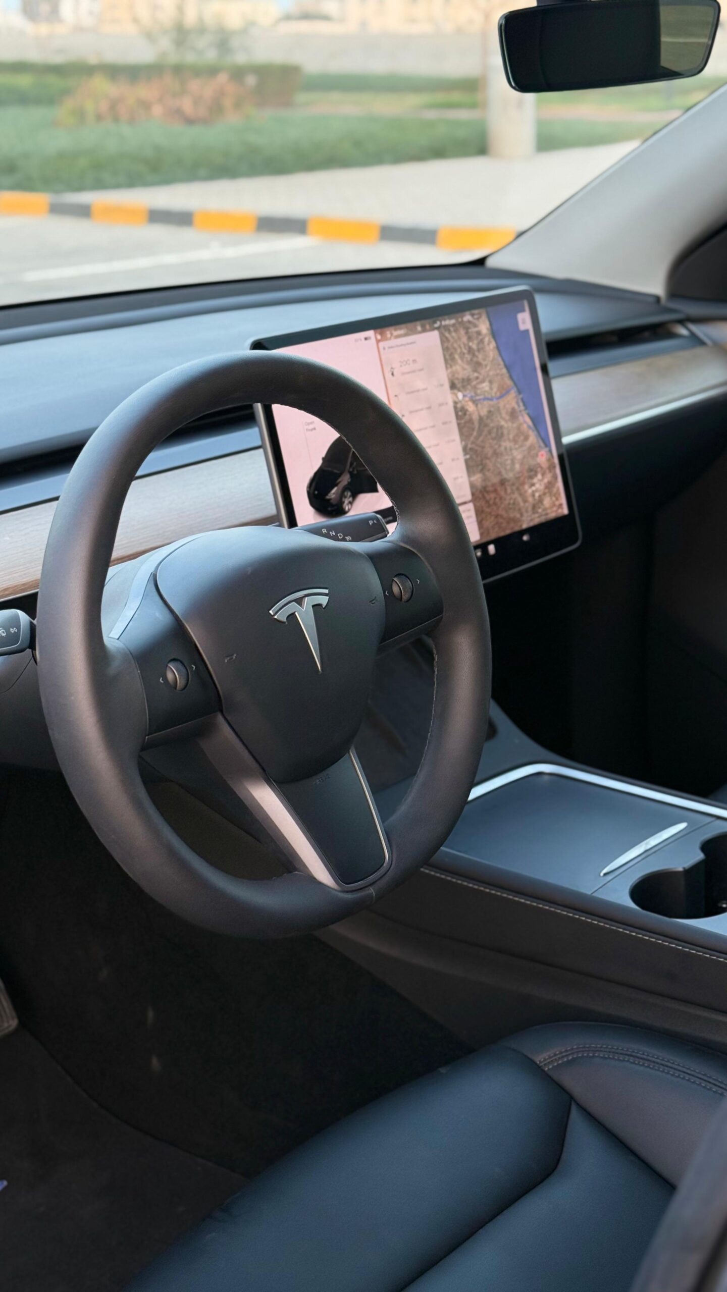 
								Tesla Model Y 2024 Long Range full									