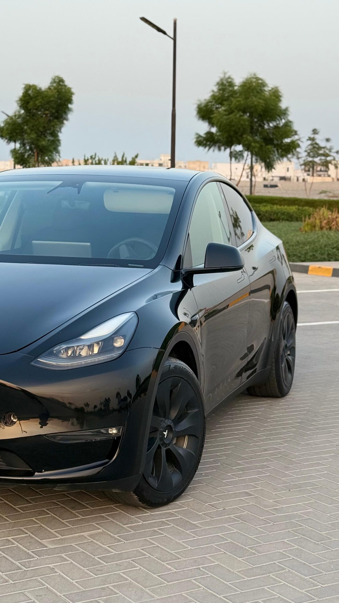 
								Tesla Model Y 2024 Long Range full									