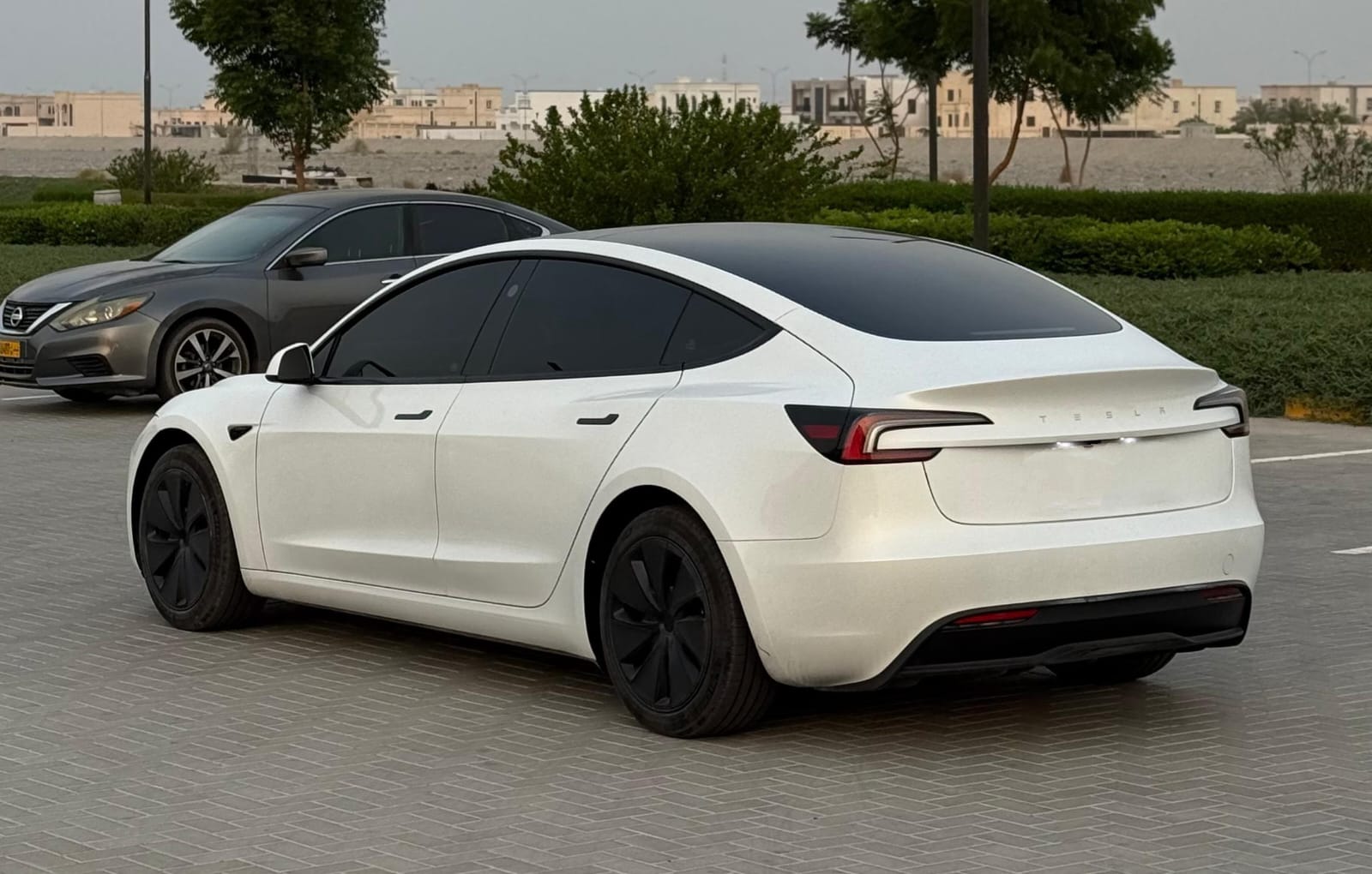 
								Tesla Model 3 2024 Standard Range Plus full									